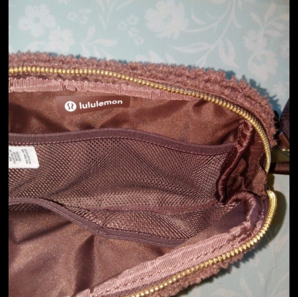 Lululemon Athletica Brown Fleece Fanny Pack Crossbody Bag Purse L2 Large - Picture 9 of 9